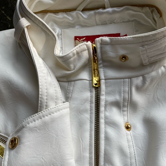Apple Bottoms white faux-leather jacket with gold details - Picture 5 of 10